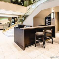 Отель Holiday Inn Vancouver Downtown & Suites Канада, Ванкувер - отзывы, цены и фото номеров - забронировать отель Holiday Inn Vancouver Downtown & Suites онлайн интерьер отеля фото 2