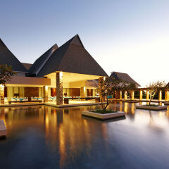 Отель InterContinental Fiji Golf Resort & Spa Фиджи, Вити-Леву - отзывы, цены и фото номеров - забронировать отель InterContinental Fiji Golf Resort & Spa онлайн приотельная территория фото 2