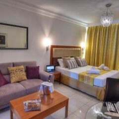 Апартаменты Onyx Suites & Apartments комната для гостей