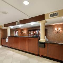 Отель Arlington Court Suites Hotel США, Арлингтон - отзывы, цены и фото номеров - забронировать отель Arlington Court Suites Hotel онлайн интерьер отеля