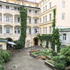 Отель Welcome Charles Bridge Apartments Чехия, Прага - отзывы, цены и фото номеров - забронировать отель Welcome Charles Bridge Apartments онлайн