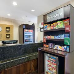 Отель Comfort Suites Plainview питание