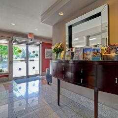 Отель Helms Inn Канада, Виктория - отзывы, цены и фото номеров - забронировать отель Helms Inn онлайн интерьер отеля фото 2