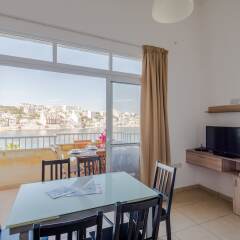 Апартаменты Blue Harbour 4 Seafront apartment комната для гостей фото 2