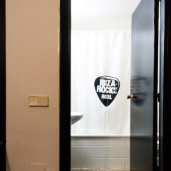 Ibiza Rocks Hotel сейф в номере