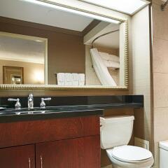 Отель Best Western Plus Victoria Park Suites Канада, Оттава - отзывы, цены и фото номеров - забронировать отель Best Western Plus Victoria Park Suites онлайн ванная фото 2