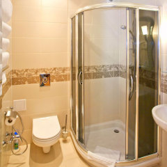 Гостиница Villa al Marine в Утёсе 5 отзывов об отеле, цены и фото номеров - забронировать гостиницу Villa al Marine онлайн Утёс ванная фото 3