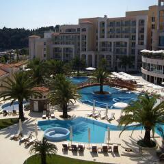 Отель Splendid Conference And Spa Resort Будва бассейн