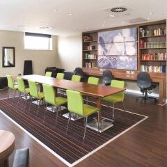 Отель Hampton by Hilton Frankfurt City Centre Messe развлечения