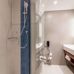 Отель Hilton Garden Inn Dubai Al Jadaf Culture Village ванная фото 2