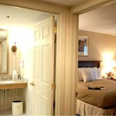 Отель Homewood Suites Columbus-Worthington Колумбус ванная