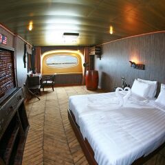 Vintage Luxury Yacht Hotel сейф в номере