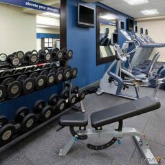 Отель Hampton Inn Manhattan-Times Square North США, Нью-Йорк - 1 отзыв об отеле, цены и фото номеров - забронировать отель Hampton Inn Manhattan-Times Square North онлайн фитнесс-зал фото 2