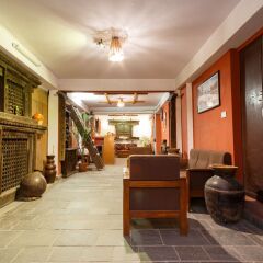 Отель Khwapa Chhen Restaurant and Guest House Непал, Бхактапур - отзывы, цены и фото номеров - забронировать отель Khwapa Chhen Restaurant and Guest House онлайн интерьер отеля