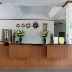 Отель First Bungalow Beach Resort интерьер отеля