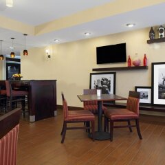 Отель Hampton Inn Columbus-International Airport интерьер отеля фото 3