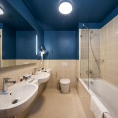 Mercure Riga Centre in Riga, Latvia from 104$, photos, reviews - zenhotels.com bathroom photo 2