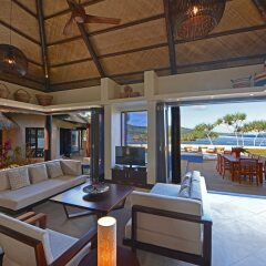 Отель One Private Island One Villa Савусаву комната для гостей фото 5