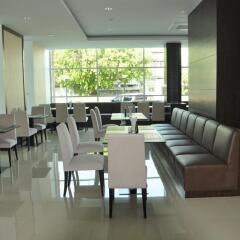 Отель Demeter Residences Suites Bangkok Бангкок питание фото 3