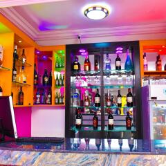 Отель Somerset Suites развлечения