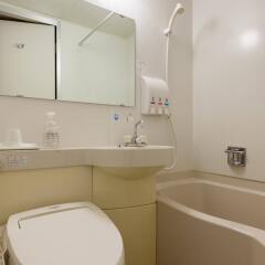 Отель Nishitetsu Inn Tenjin Фукуока ванная