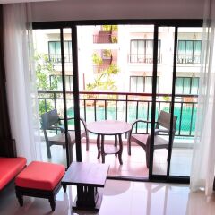 Отель Navatara Phuket Resort Таиланд, Пхукет - 3 отзыва об отеле, цены и фото номеров - забронировать отель Navatara Phuket Resort онлайн балкон