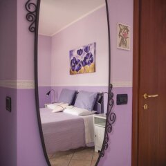 Отель Flower Inn B&B сейф в номере