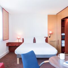 Отель Suite Novotel Nice Aeroport Ницца комната для гостей фото 5
