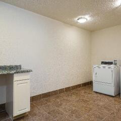 Отель Holiday Inn Express and Suites Lafayette East удобства в номере фото 2