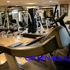 Landmark Summit Hotel фитнесс-зал
