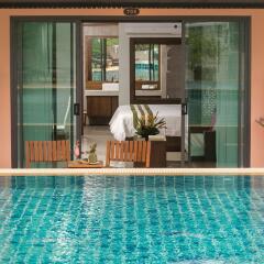 Отель Naina Resort & Spa бассейн