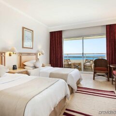 Отель Hilton Hurghada Plaza hotel Египет, Хургада - отзывы, цены и фото номеров - забронировать отель Hilton Hurghada Plaza hotel онлайн комната для гостей