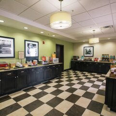 Отель Hampton Inn & Suites Effingham США, Эффингем - отзывы, цены и фото номеров - забронировать отель Hampton Inn & Suites Effingham онлайн питание фото 2