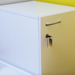Park Plus Hostel сейф в номере