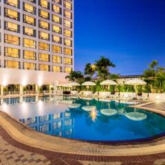 Отель Bangkok Palace Hotel Таиланд, Бангкок - 1 отзыв об отеле, цены и фото номеров - забронировать отель Bangkok Palace Hotel онлайн бассейн