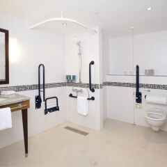 Отель Hampton by Hilton Liverpool City Center пляж