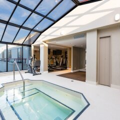 Отель Granville Island Hotel Канада, Ванкувер - отзывы, цены и фото номеров - забронировать отель Granville Island Hotel онлайн бассейн