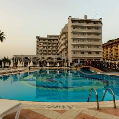 Holiday Garden Hotel Alanya Турция, Окурджалар - отзывы, цены и фото номеров - забронировать отель Holiday Garden Hotel Alanya онлайн бассейн