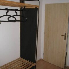 Hostel EMMA сейф в номере