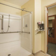 Rodeway Inn in Tahlequah, United States of America from 73$, photos, reviews - zenhotels.com bathroom photo 2