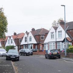 Отель Family Friendly and Spacious House in Fallowfield парковка