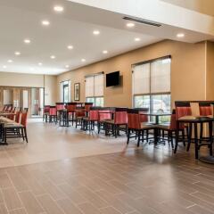 Отель Comfort Suites Columbus Airport США, Колумбус - отзывы, цены и фото номеров - забронировать отель Comfort Suites Columbus Airport онлайн помещение для мероприятий