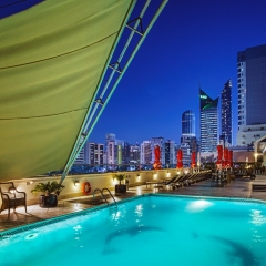 Corniche Hotel Abu Dhabi бассейн
