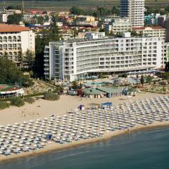 Отель Neptun Beach Болгария, Солнечный берег - отзывы, цены и фото номеров - забронировать отель Neptun Beach онлайн пляж фото 2