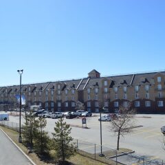 Отель Ramada Plaza by Wyndham Gatineau/Manoir du Casino Канада, Гатино - отзывы, цены и фото номеров - забронировать отель Ramada Plaza by Wyndham Gatineau/Manoir du Casino онлайн парковка