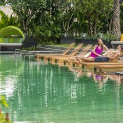 Отель Holiday Inn Bangkok Sukhumvit Бангкок приотельная территория