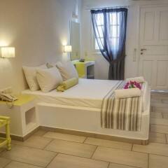 Alexandra Hotel комната для гостей