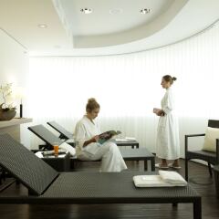 Отель Ramada Hotel Berlin-Alexanderplatz Германия, Берлин - 1 отзыв об отеле, цены и фото номеров - забронировать отель Ramada Hotel Berlin-Alexanderplatz онлайн спа фото 2
