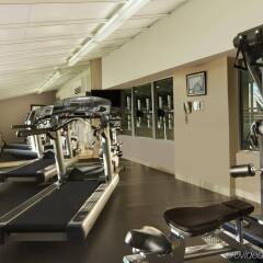 Отель Holiday Inn Calgary-Airport Канада, Калгари - отзывы, цены и фото номеров - забронировать отель Holiday Inn Calgary-Airport онлайн фитнесс-зал