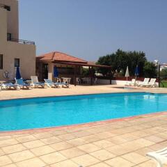Отель Constantaras Apartments Кипр, Протарас - отзывы, цены и фото номеров - забронировать отель Constantaras Apartments онлайн бассейн